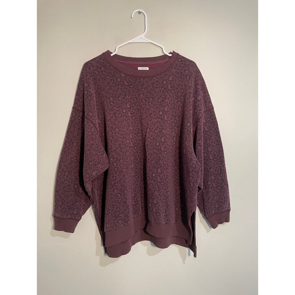 American Eagle Purple Cheetah Ahh-Mazingly‎ Soft Jegging Fit Crew Neck Size M